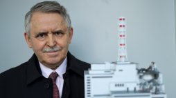 Waldemar Siwiński, jedyny polski dziennikarz, który obserwował tzw. proces czarnobylski w 1987 r., autor pierwszej polskiej książki poświęconej awarii "Czernobyl. Od katastrofy do procesu", kwiecień 2026 r. Fot. PAP/Albert Zawada