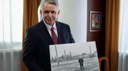 Waldemar Siwiński, jedyny polski dziennikarz, który obserwował tzw. proces czarnobylski w 1987 r., autor pierwszej polskiej książki poświęconej awarii "Czernobyl. Od katastrofy do procesu", kwiecień 2026 r. Fot. PAP/Albert Zawada