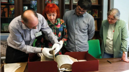 Prezentacja odzyskanych książek. Fot. nowa.wbp.lodz.pl