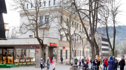 W historycznym budynku Poczty Polskiej przy zakopiańskich Krupówkach może powstać hotel Agnes Kantaruk / Shutterstock