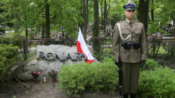 Pomnik Ponarski na Powązkach Wojskowych w Warszawie. Fot. PAP/Paweł Supernak 