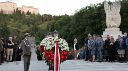 Apel Poległych na Polskim Cmentarzu Wojennym pod Monte Cassino w 82. rocznicę bitwy. Fot. PAP/Albert Zawada