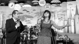 Halina Kunicka i Lucjan Kydryński na festiwalu w Opolu w 1974 roku. Fot. PAP/Ryszard Okoński