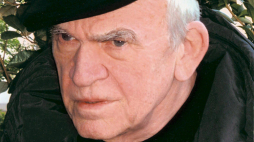 Na zdjęciu archiwalnym z 2.05.2005 r.: Milan Kundera. Fot. PAP/EPA