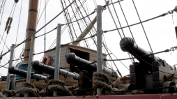 Legendarny HMS Bounty, który zagrał m.in. w „Piratach z Karaibów”. Fot. PAP/Jerzy Undro