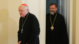 Kard. Kazimierz Nycz (L) oraz zwierzchnik Ukraińskiego Kościoła Greckokatolickiego, arcybiskup większy kijowsko-halicki Światosław Szewczuk (P), 2023 r. Fot. PAP/Paweł Supernak