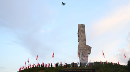Uroczyste obchody 85. rocznicy wybuchu II wojny światowej przed Pomnikiem Obrońców Wybrzeża na Westerplatte w Gdańsku. Fot. PAP/Marcin Gadomski