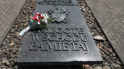 Białystok, 21.06.2025 r. Pomnik Grób Nieznanego Sybiraka w Białymstoku. Obchody 85. rocznicy czerwcowych deportacji na Wschód. Fot. PAP/Artur Reszko