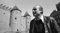 Warszawa, 1976-04. Ryszard Kapuściński, dziennikarz, publicysta, autor reportaży, korespondent Polskiej Agencji Prasowej. Fot. PAP/Ireneusz Radkiewicz