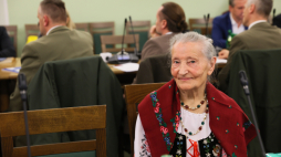 Reprezentantka ludności łemkowskiej Maria Kobań podczas posiedzenia sejmowej Komisji Mniejszości Narodowych i Etnicznych (2024 r.).  Fot. Leszek Szymański