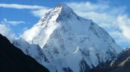  Szczyt K2, drugi najwyższy szczyt na świecie (8611 m n.p.m.),  uchodzący za jeden z najtrudniejszych do zdobycia ośmiotysięczników. Fot. PAP/EPA