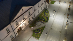 Ulica 3-go Maja w Rzeszowie, 2 bm. Z lewej strony - Muzeum Okręgowe. Fot. PAP/Darek Delmanowicz