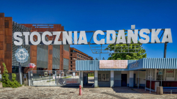 Brama Stoczni Gdańskiej (przed remontem). Fot. Jerzy Ochoński (PAP)