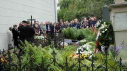 Uroczystości pogrzebowe prof. Tomasza Szaroty na cmentarzu ewangelickim w Warszawie. Fot. PAP/Rafał Guz