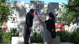 Odsłonięcie pomnika mieszkańców Prokocimia. Fot. Żaneta Wierzgacz (IPN)