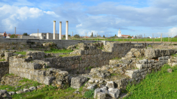 Widok ruin miasta Conímbriga. Fot. Carole Raddato from FRANKFURT, Germany, CC BY-SA 2.0 <https://creativecommons.org/licenses/by-sa/2.0>, via Wikimedia Commons