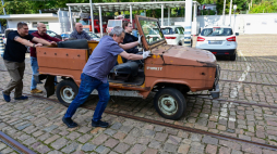 Szczecin, 14.09.2026 r. Prototyp terenowego Poloneza prezentowany w Muzeum Techniki i Komunikacji - Zajezdnia Sztuki w Szczecinie. To jedyny taki egzemplarz, który przetrwał. Terenowy Polonez nie doczekał się seryjnej produkcji i przeszedł do historii jako BR-83, gdzie BR to skrót od badawczo-rozwojowy, a 83 rok budowy, czyli 1983. Samochód powstał w Przemysłowym Instytucie Motoryzacyjnym na zlecenie Fabryki Samochodów Osobowych w Warszawie. Fot. PAP/Marcin Bielecki