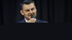 Wilno, Litwa, 24.09.2026. Szef Urzędu ds. Kombatantów i Osób Represjonowanych Lech Parell podczas Konferencji Ponarskiej w Domu Kultury Polskiej w Wilnie, 24 bm. w ramach obchodów 82. rocznicy rozpoczęcia zbrodni ponarskiej, zbiorowych egzekucji popełnionych w latach 1941–1944 w okresie okupacji niemieckiej na dawnych Kresach Północno-Wschodnich II Rzeczypospolitej. Fot. PAP/Przemysław Piątkowski