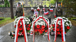 Uroczystość złożenia wieńca przy Mauzoleum Matki i Serca Syna na wileńskiej Rossie. Fot. PAP/Przemysław Piątkowski