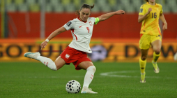 Ewa Pajor podczas meczu 1. rundy barażowej piłkarskich mistrzostw świata z Belgią. Fot. PAP/Adam Warżawa