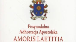 Okładka adhortacji papieża Franciszka „Amoris laetitia”. Fot. wikipedia