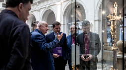 Zabytki sztuki złotniczej śląskich kościołów pokoju na wystawie we Wrocławiu. Fot. Muzeum Narodowe we Wrocławiu