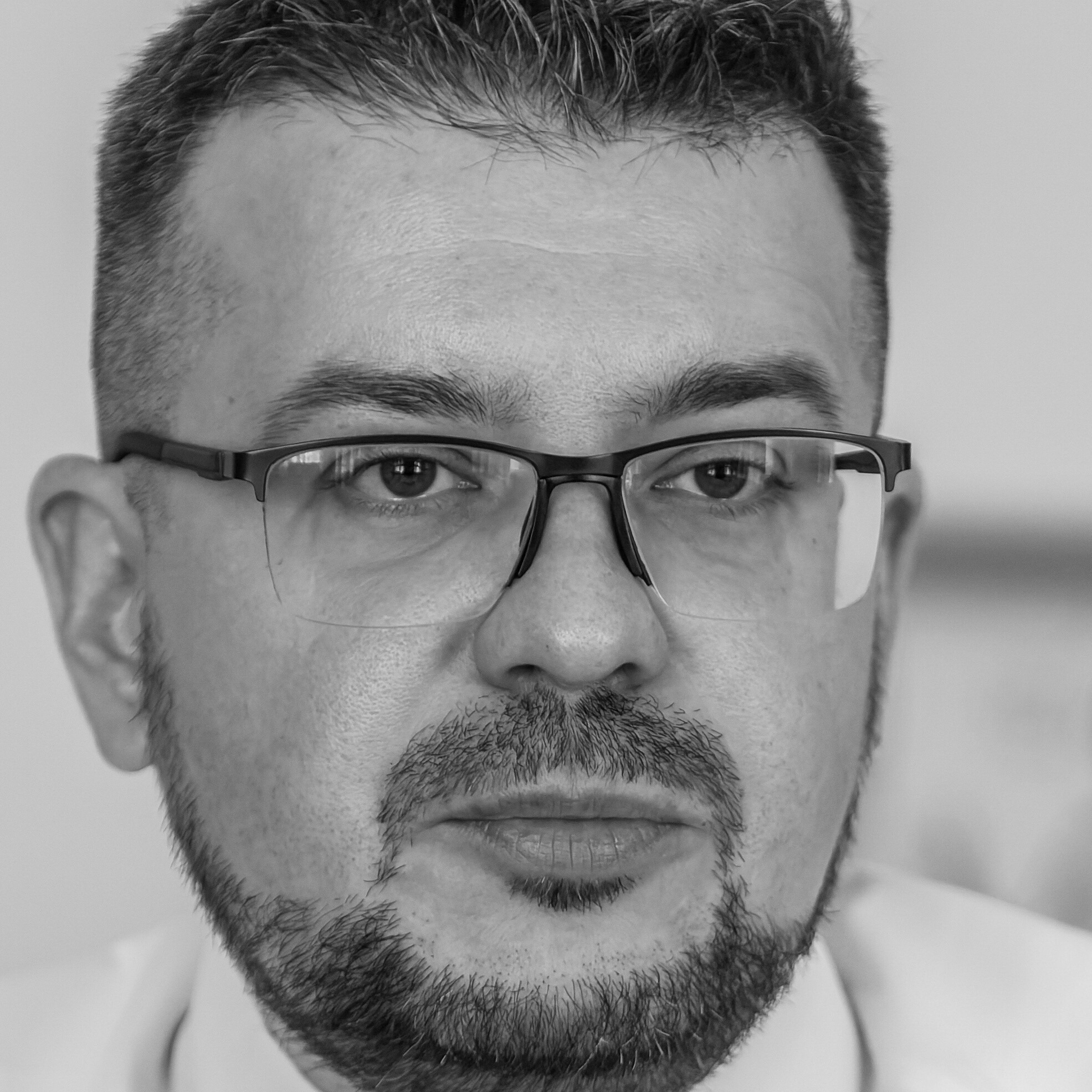 Kijów, Ukraina, 10.08.2025. Na zdjęciu z 7 bm. dyrektor Ukraińskiego Instytutu Pamięci Narodowej (UINP) Ołeksandr Ałfiorow podczas wywiadu dla Polskiej Agencji Prasowej, 7 bm. w Kijowie. (sko) PAP/Vladyslav Musiienko 