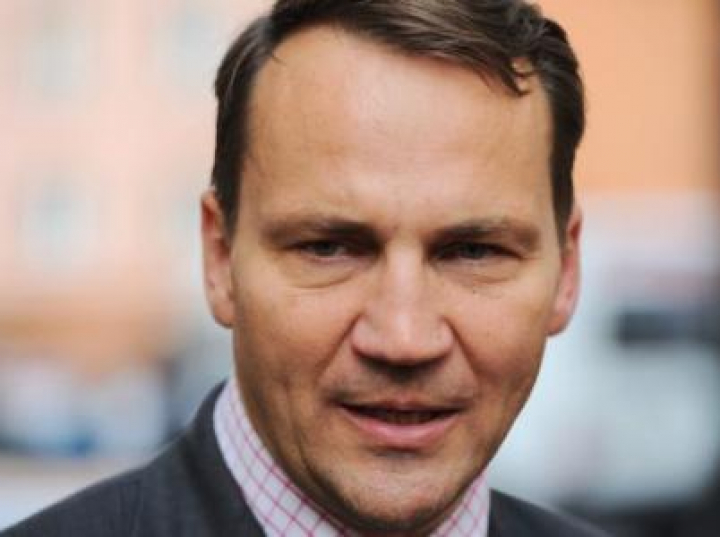 Sikorski: MSZ nie ma zastrzeżeń do przeniesienia pomnika ...