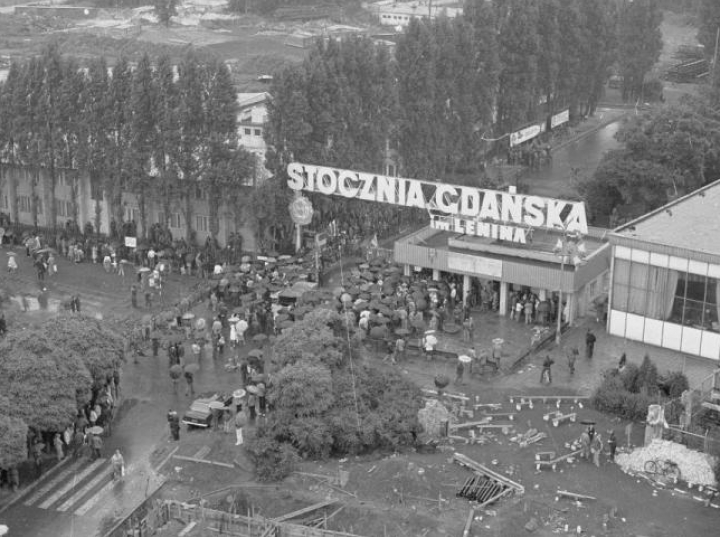 Przedstaw Przebieg Strajków Sierpniowych W 1980 R W archiwum WBH odnaleziono plan LWP pacyfikacji strajków z Sierpnia '80