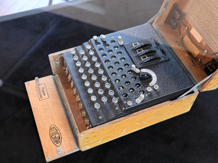Centrum Szyfrów Enigma ruszy latem, zapewne z oryginalną Enigmą