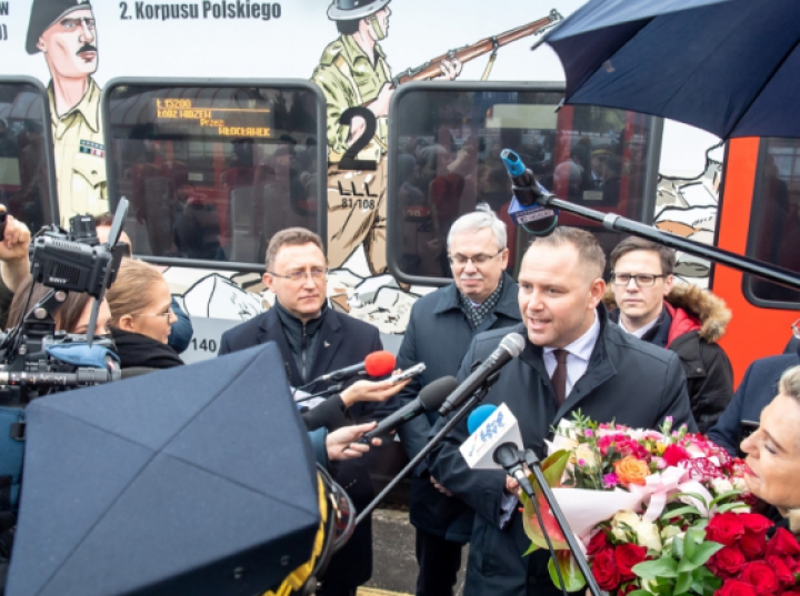 Der Präsident des National Memorial Institute und der polnische Botschafter in Italien reisen von ódź nach Włocławek mit dem Zug „Anders“ | auftreten Der Präsident des National Memorial Institute und der polnische Botschafter in Italien reisen von ódź nach Włocławek mit dem Zug „Anders“ | auftreten