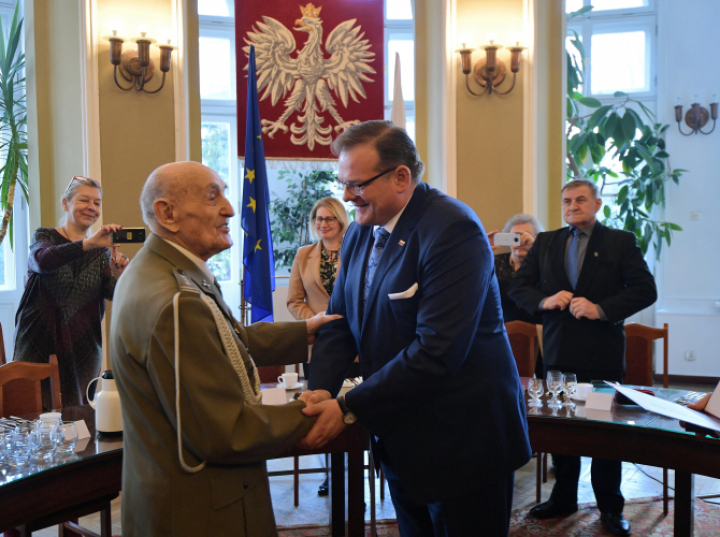 Kohl.  Józef Koleśnicki mit „Pro Bono Poloniae“-Medaille geehrt |  geschehen