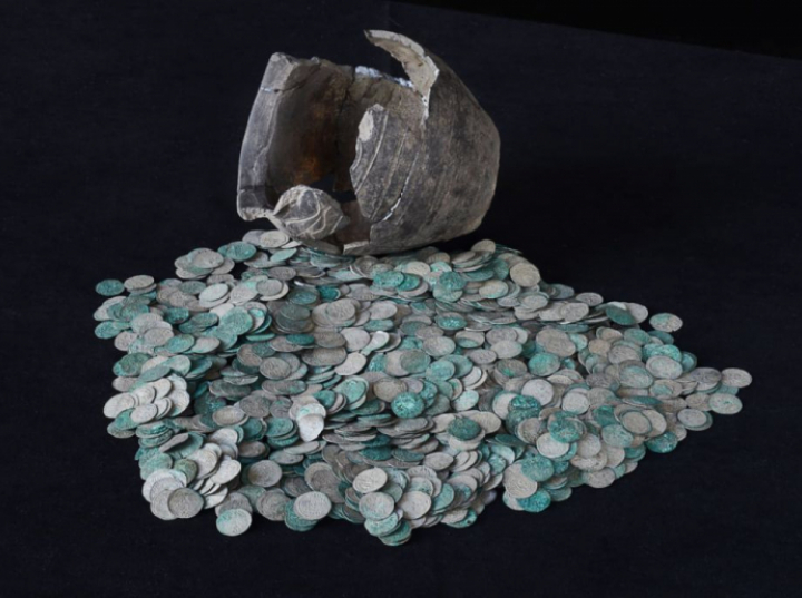 Srebrny "skarb odlewnika” odkryty w Zawichoście-Trójcy