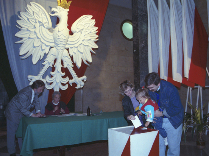 35 lat od reformy samorządowej w Polsce - przykład udanej decentralizacji