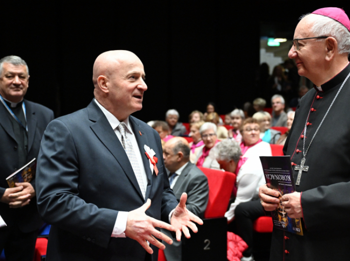 Abp Budzik: Koronacja Chrobrego kluczowa dla tożsamości narodowej Polaków