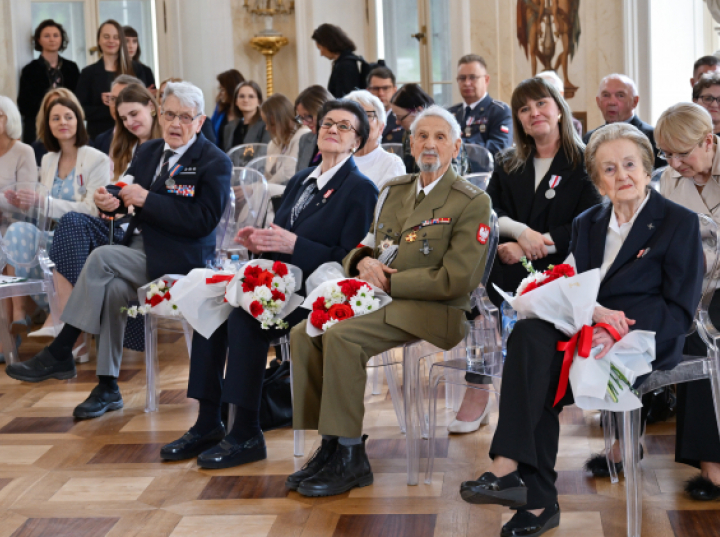 Odznaczenie „Dumni z Powstańców” dla Wojsk Obrony Terytorialnej i „Paczki dla bohatera”