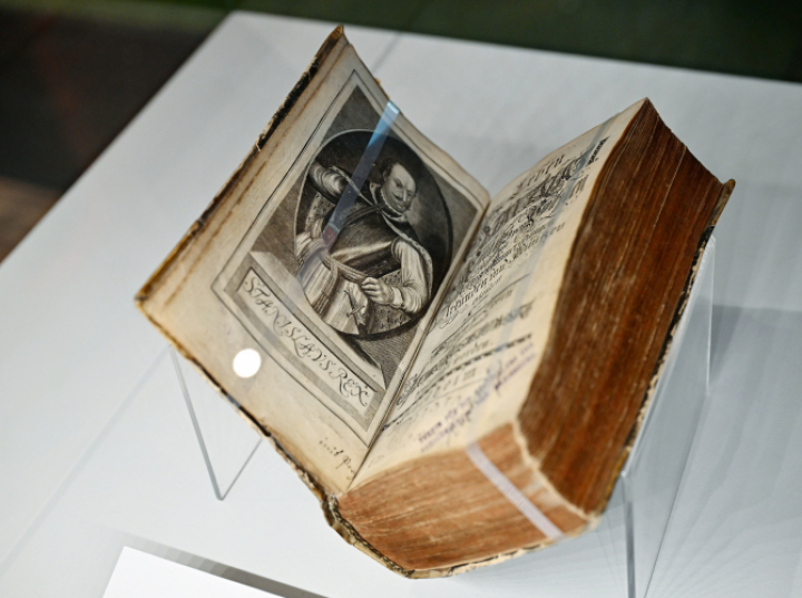 Muzeum Zamkowe w Malborku odzyskało biografię „Żywot Stanisława I” z XVIII wieku