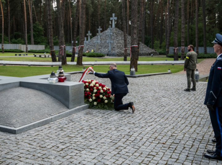 Prezydent Duda złożył hołd ofiarom zbrodni katyńskiej w Bykowni pod Kijowem