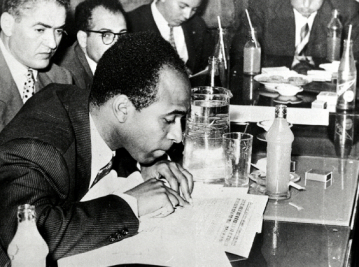 100 lat temu urodził się Frantz Fanon. „Ludy Europy muszą przerwać zabawę w Śpiącą Królewnę”