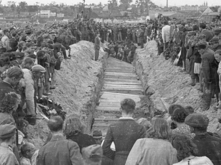 Prof. Szaynok: wiedza o ciemnych stronach naszych dziejów jest niezbędna dla dojrzałego społeczeństwa