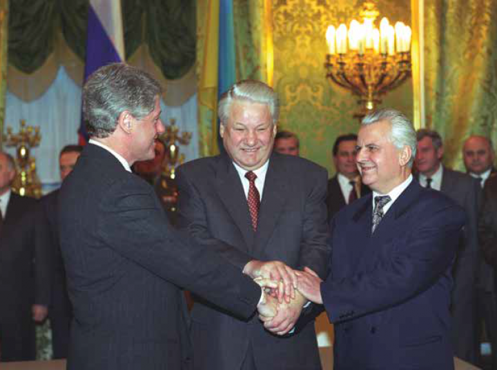 W 1994 roku Ukraina otrzymała zapewnienia o bezpieczeństwie od USA, Rosji i Wielkiej Brytanii