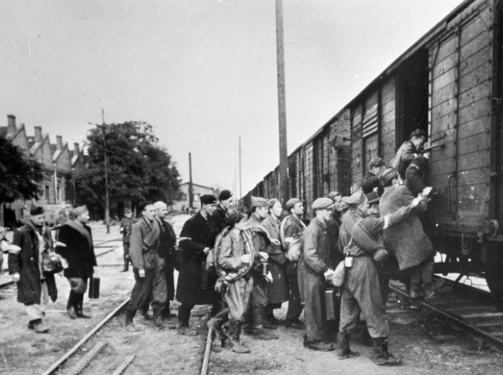 81 lat temu Niemcy rozpoczęli deportacje warszawiaków do Auschwitz