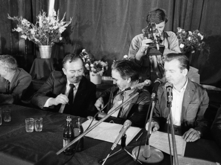 IPN otrzymał kamerę, którą sfilmowano podpisanie Porozumień Sierpniowych w Szczecinie