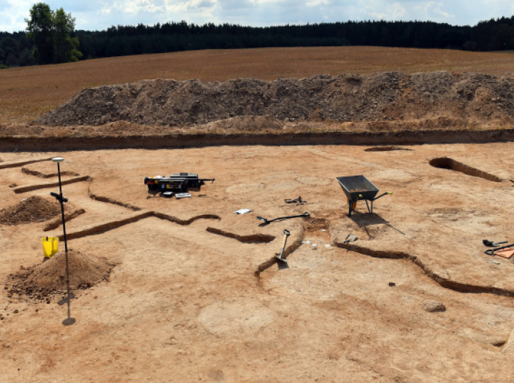 Groby młodych kobiet i dzieci na cmentarzysku sprzed 4 tys. lat na zachodnim Pomorzu