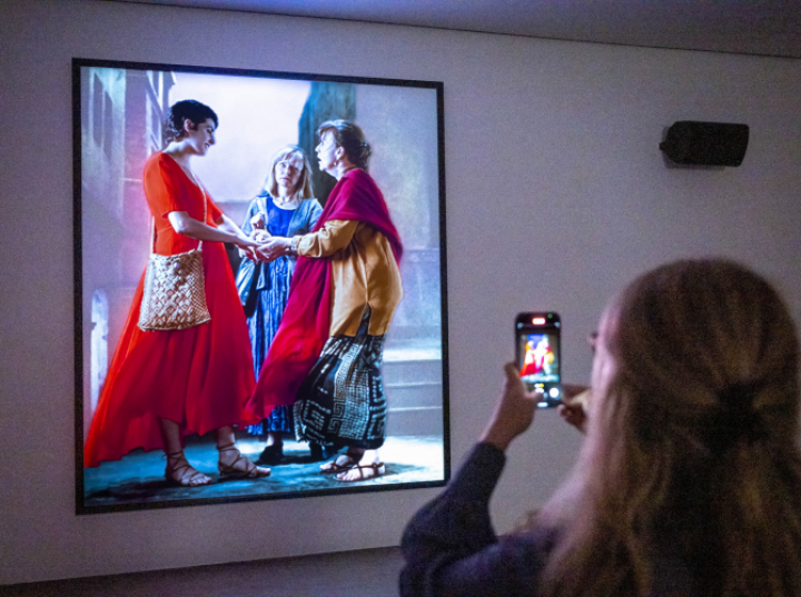 Śladami dawnych mistrzów – wystawa Billa Violi w Toruniu