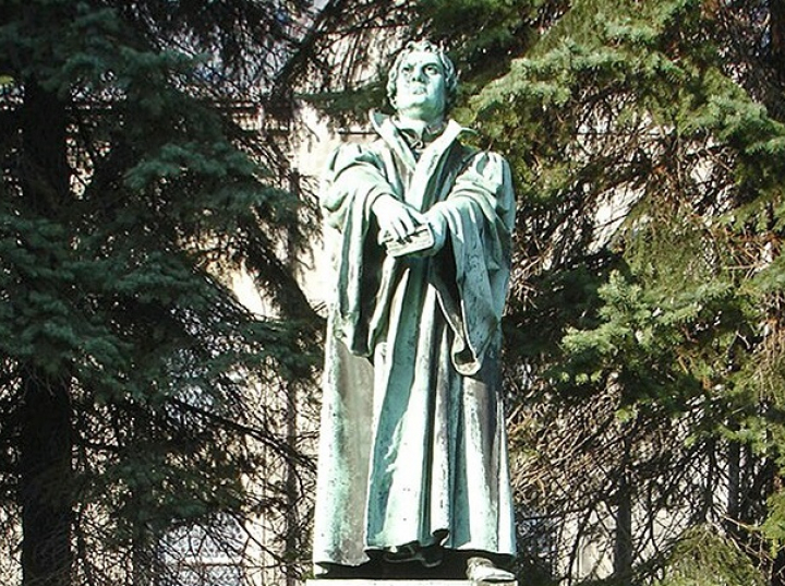 Luteranie upamiętnili rocznicę odsłonięcia pomnika Marcina Lutra