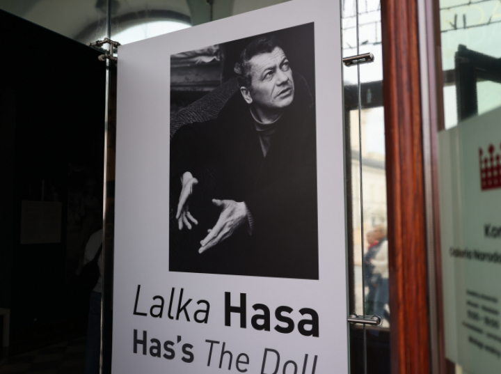 Otwarto wystawę „Lalka” Wojciecha Jerzego Hasa w Kordegardzie (galeria zdjęć)
