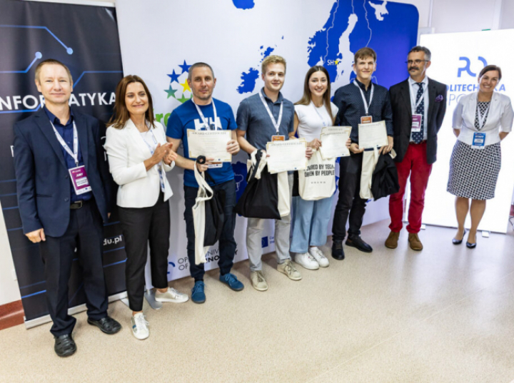 Aplikacja wyświetlająca modele zabytków zwycięzcą hackathonu KreativHack OUTech