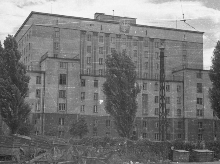 100-letni akademik Pineska PW otwarty po przebudowie za 38 mln zł