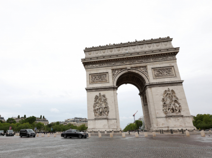 Józef Łazowski został uwieczniony na Łuku Triumfalnym, ale ze zniekształconym nazwiskiem